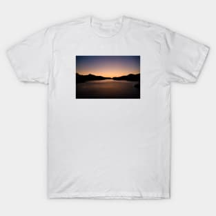 Sunset Lofoten III / Swiss Artwork Photography T-Shirt